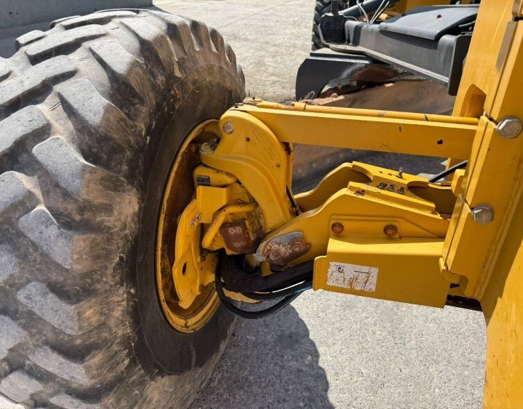 JOHN DEERE 772GP AWD **REGISTERED**